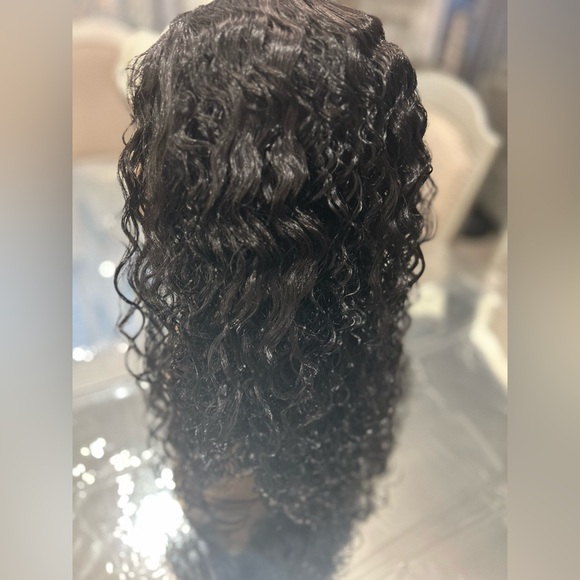 New 30" Voluminous Water Wave HD Lace Frontal Wig - Celebrity Status! - Picture 3 of 7